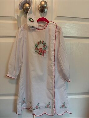 Little Bear Smocks Holiday Wreath Embroidered Dress and Socks Size 6 NEW